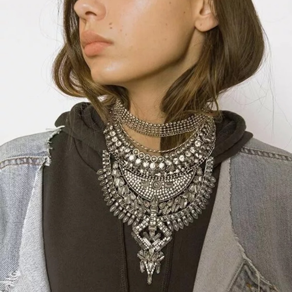 DYLANLEX SVAROVSKI CRYSTAL STATEMENT NECKLACE